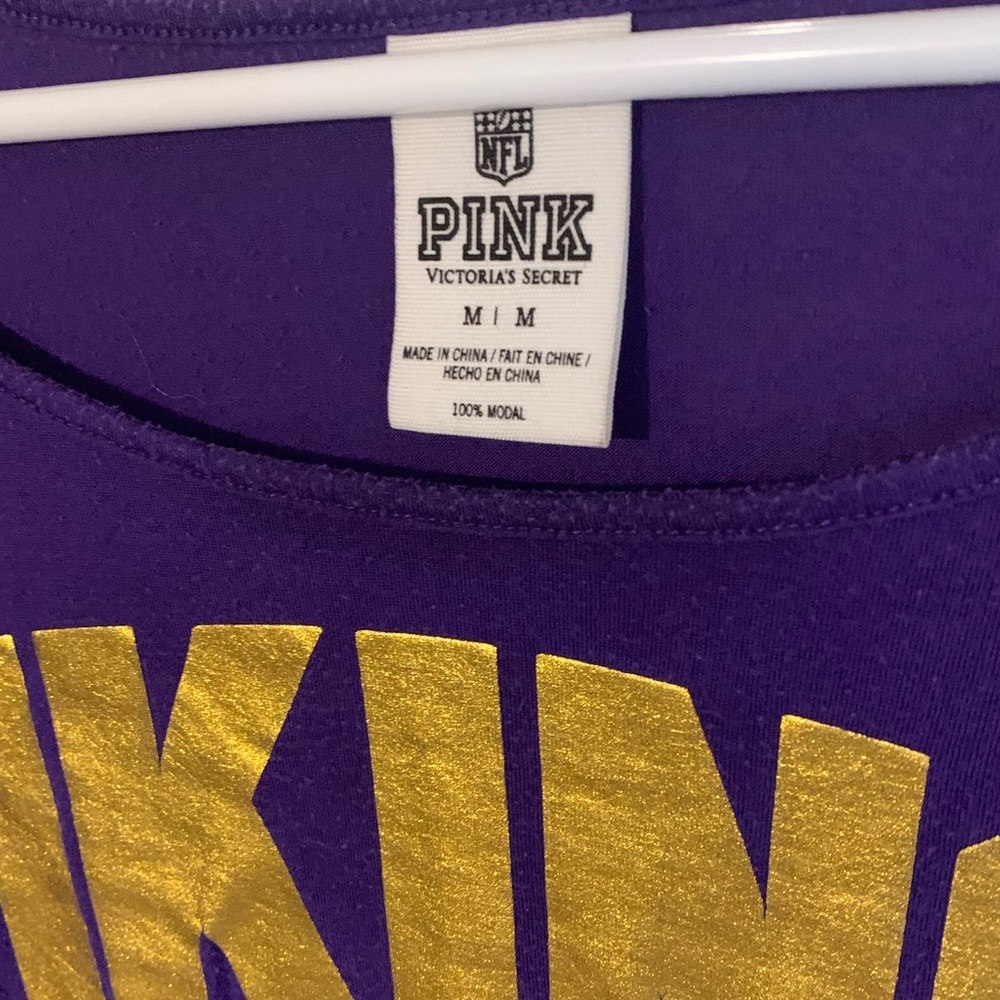 Pink Minnesota Vikings jersey - Picture 3 of 8